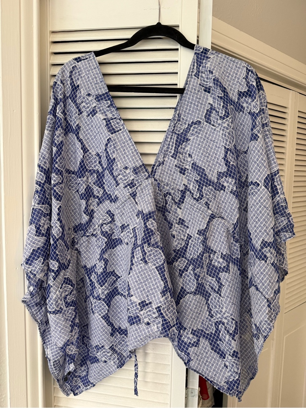 Anthropologie Blue and White Floral V-Neck Kimono Top